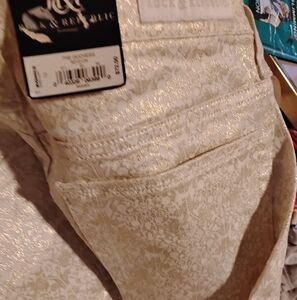 Rock & Republic NWT "The Duchess" Cream Shimmer Jeans Sz 12 Ret. $72